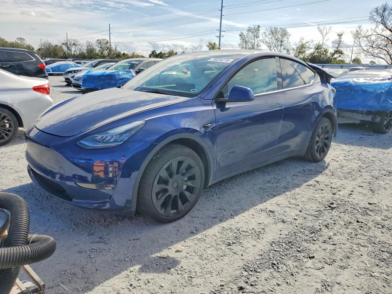 2022 Tesla Model Y - zdjęcie główne
