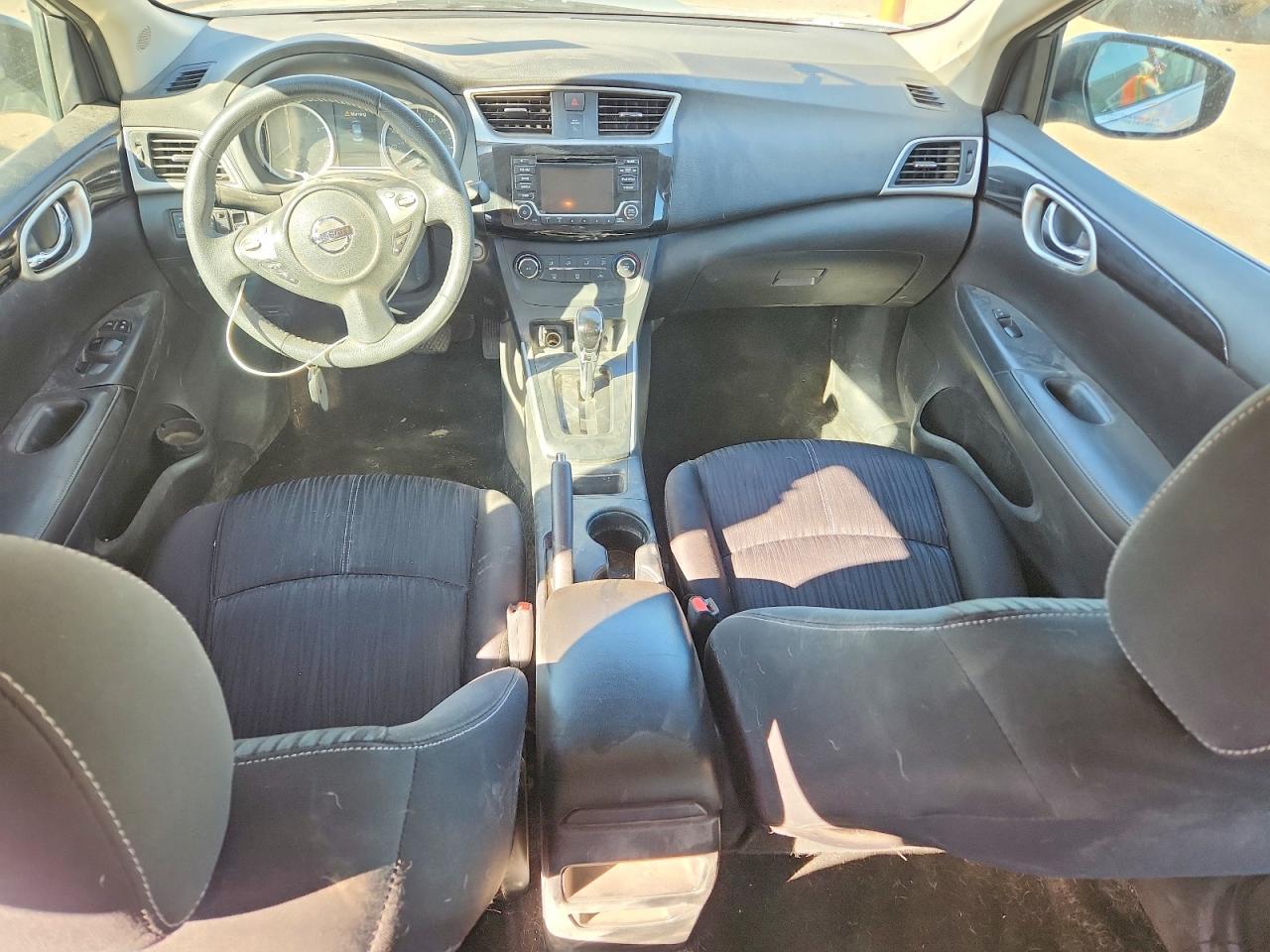 2017 Nissan Sentra S - zdjęcie 8