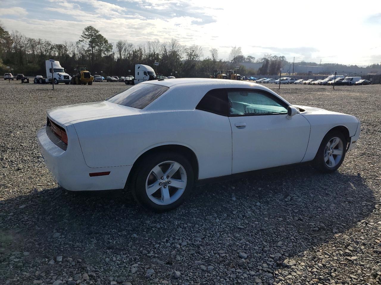 2014 Dodge Challenger Sxt - zdjęcie 3