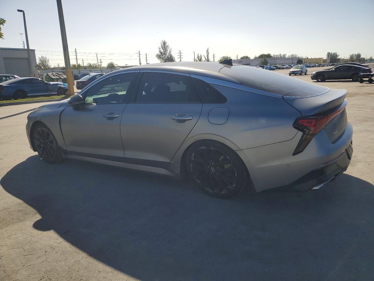 2025 Kia K5 Gt - zdjęcie 2