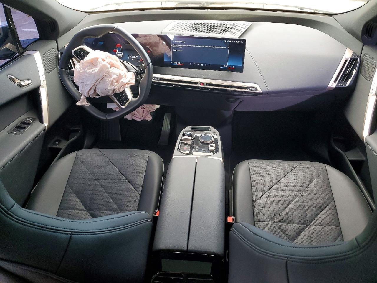 2025 BMW Ix xDrive50 - zdjęcie 8