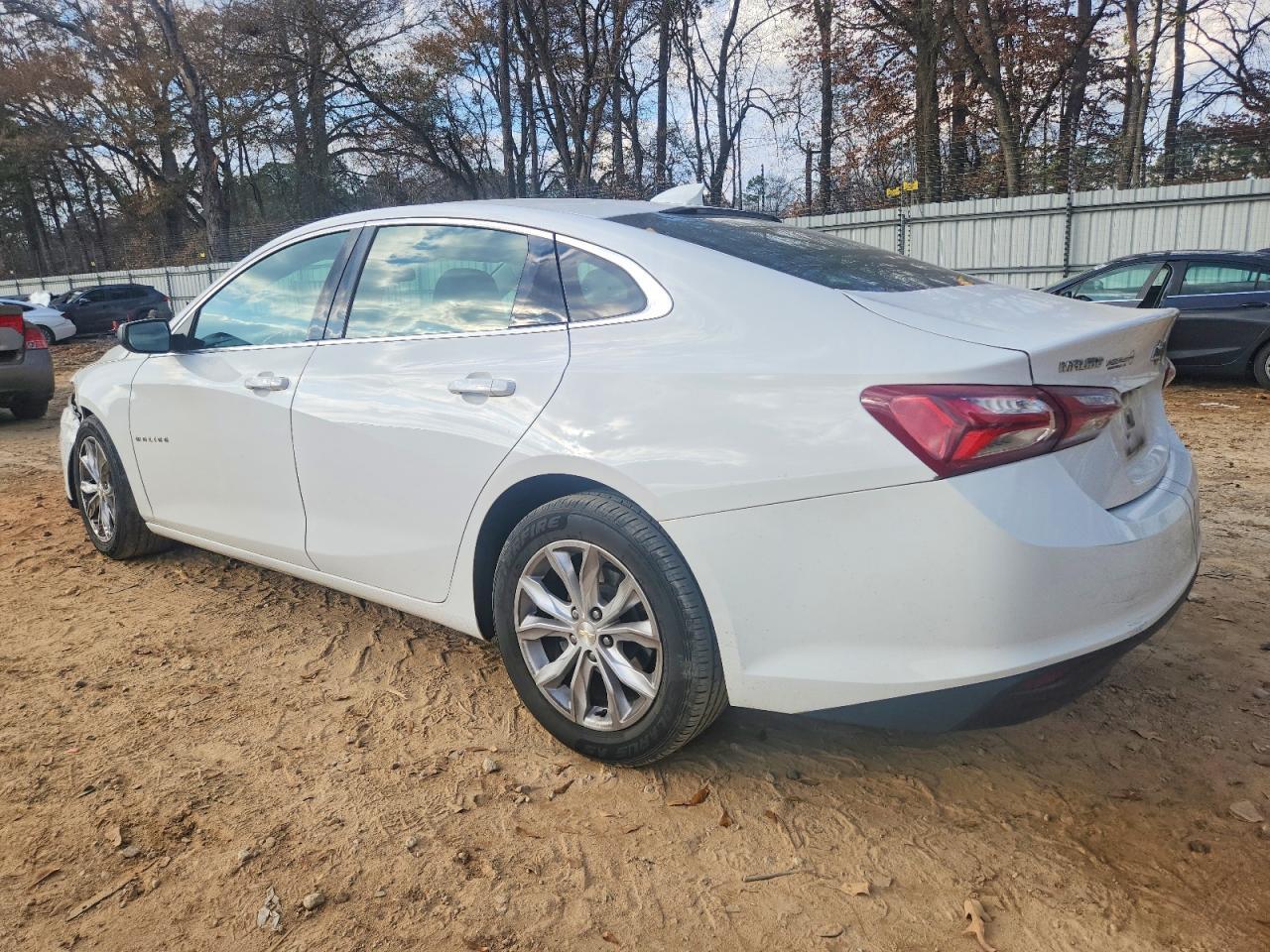2020 Chevrolet Malibu Lt - zdjęcie 2