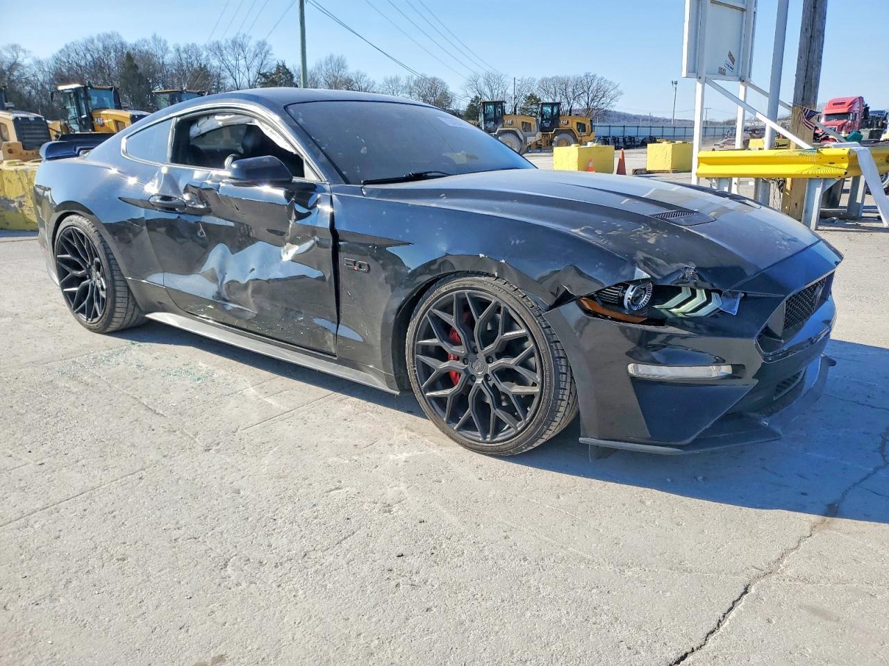 2019 Ford Mustang Gt - zdjęcie 4