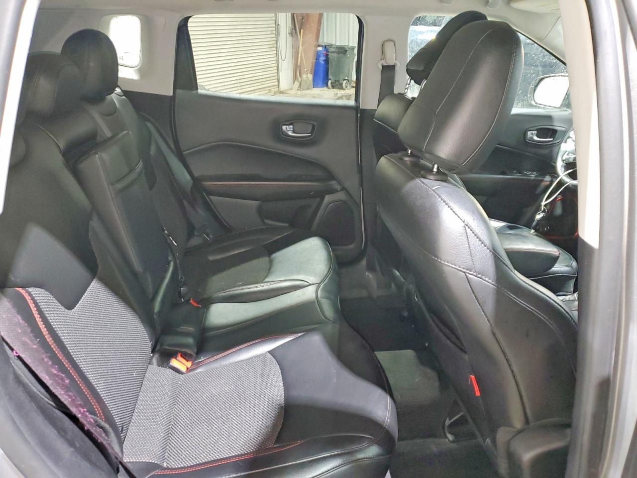 2019 Jeep Compass Trailhawk - zdjęcie 11