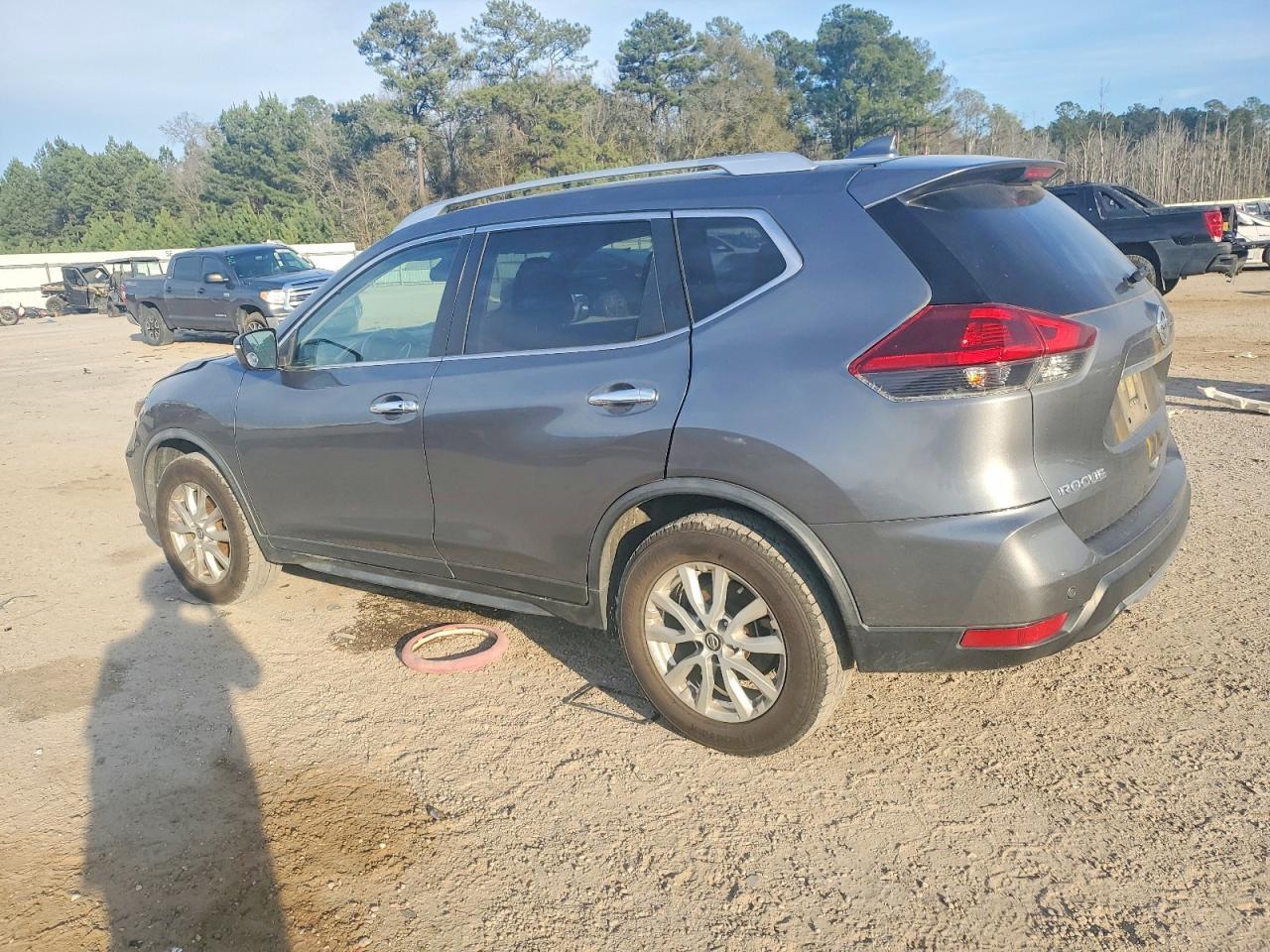 2020 Nissan Rogue S - zdjęcie 2