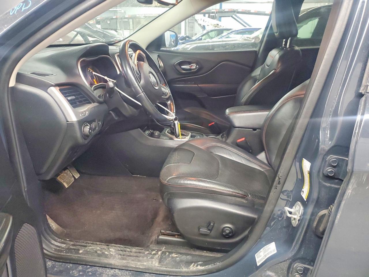 2016 Jeep Cherokee Trailhawk - zdjęcie 7