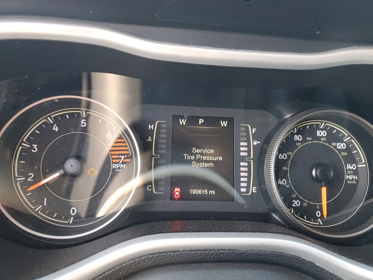 2018 Jeep Cherokee Latitude Plus - zdjęcie 9