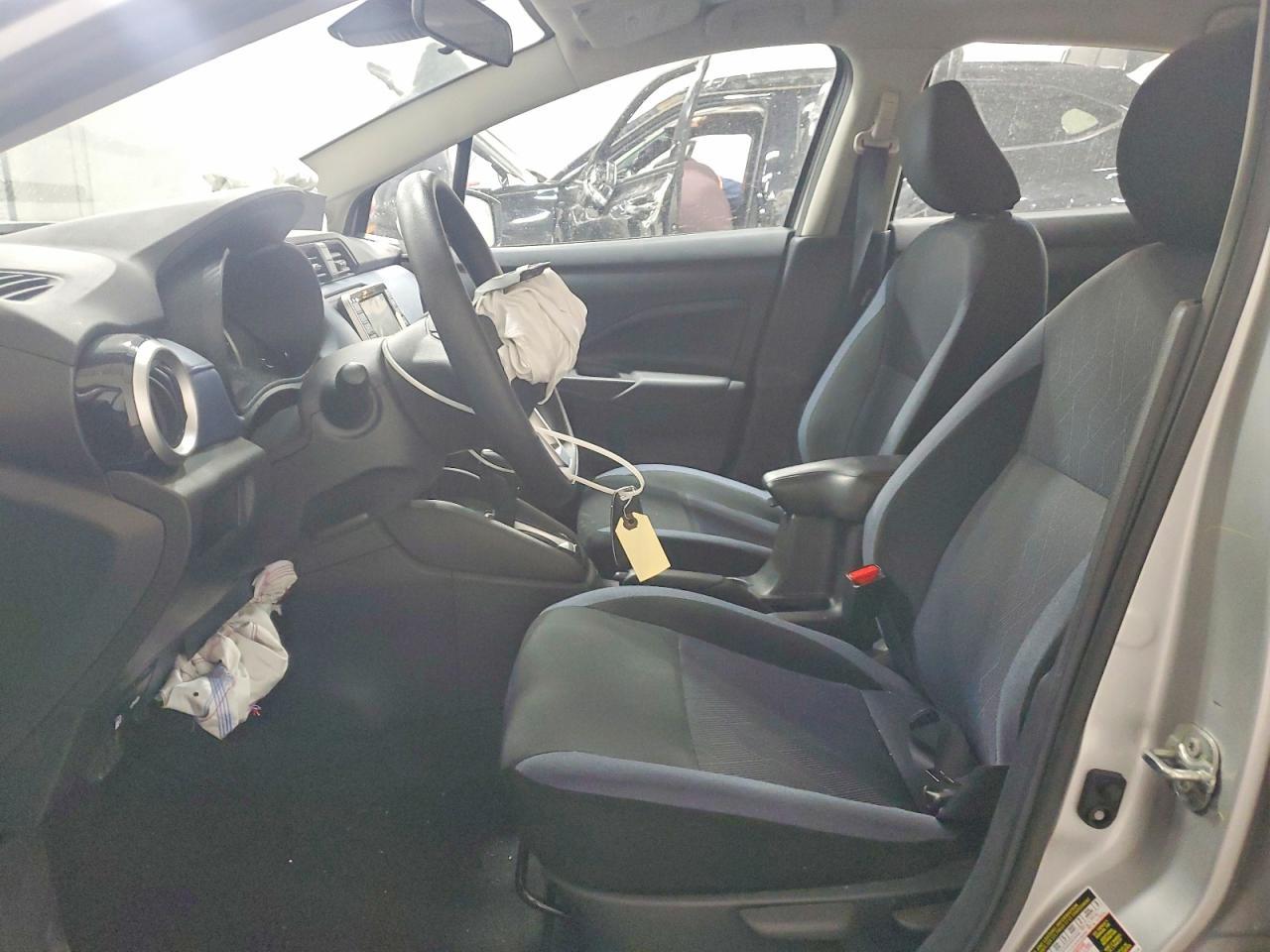 2025 Nissan Versa Sv - zdjęcie 7