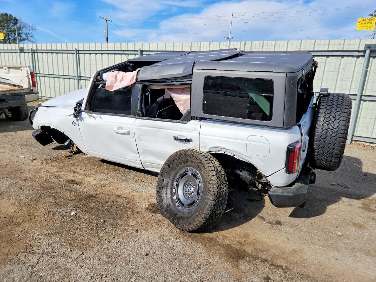 2025 Ford Bronco Outer Banks - zdjęcie 2