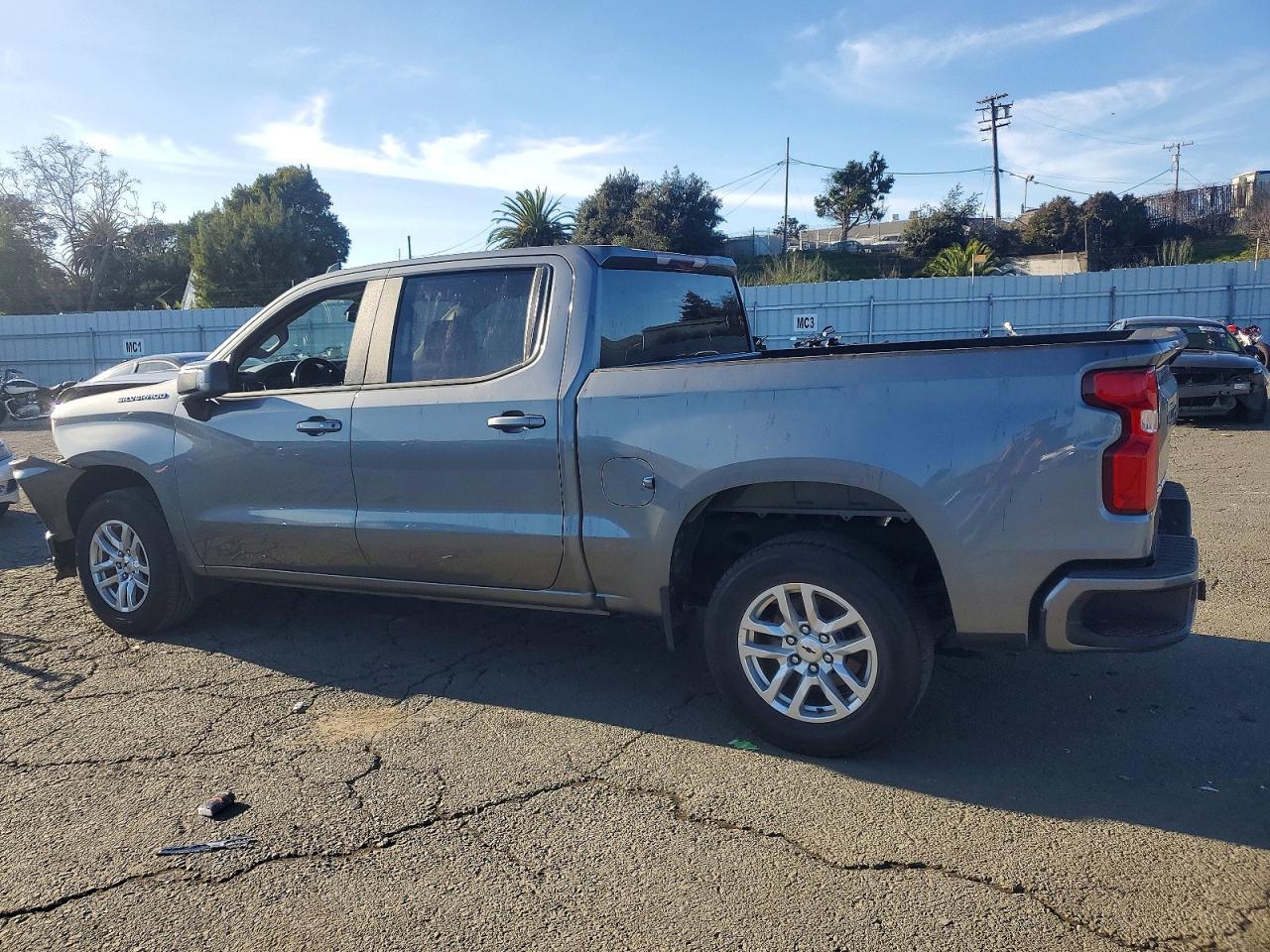 2020 Chevrolet Silverado C1500 Rst - zdjęcie 2