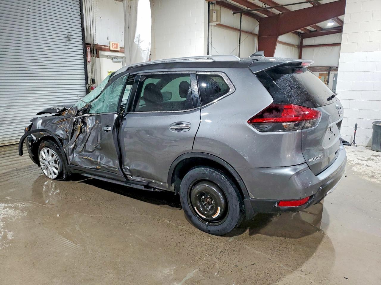 2020 Nissan Rogue S - zdjęcie 2