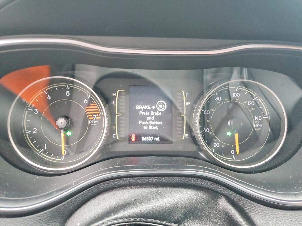 2020 Jeep Cherokee Latitude Plus - zdjęcie 9