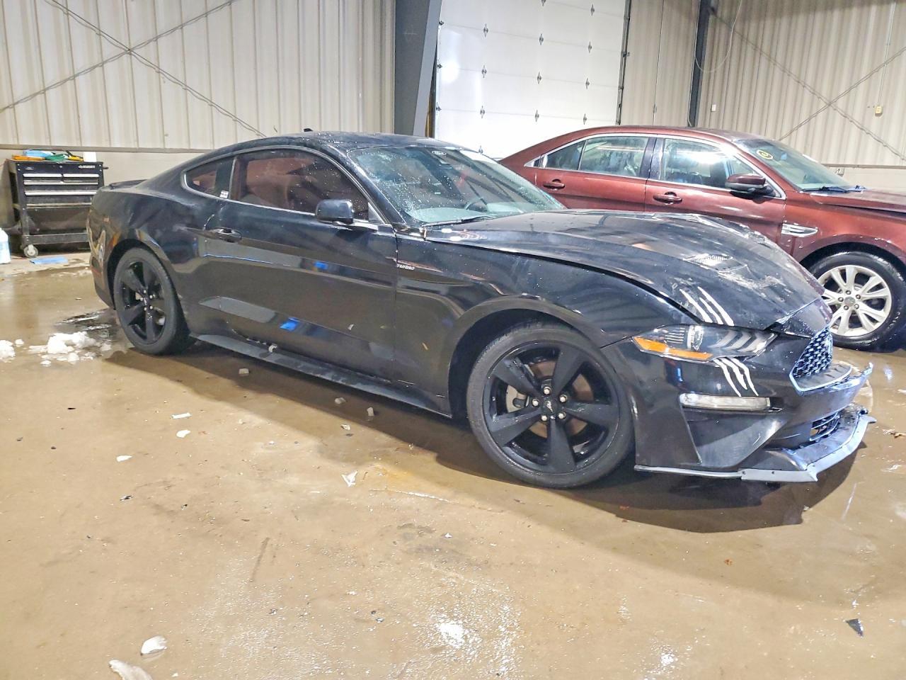 2021 Ford Mustang - zdjęcie 4