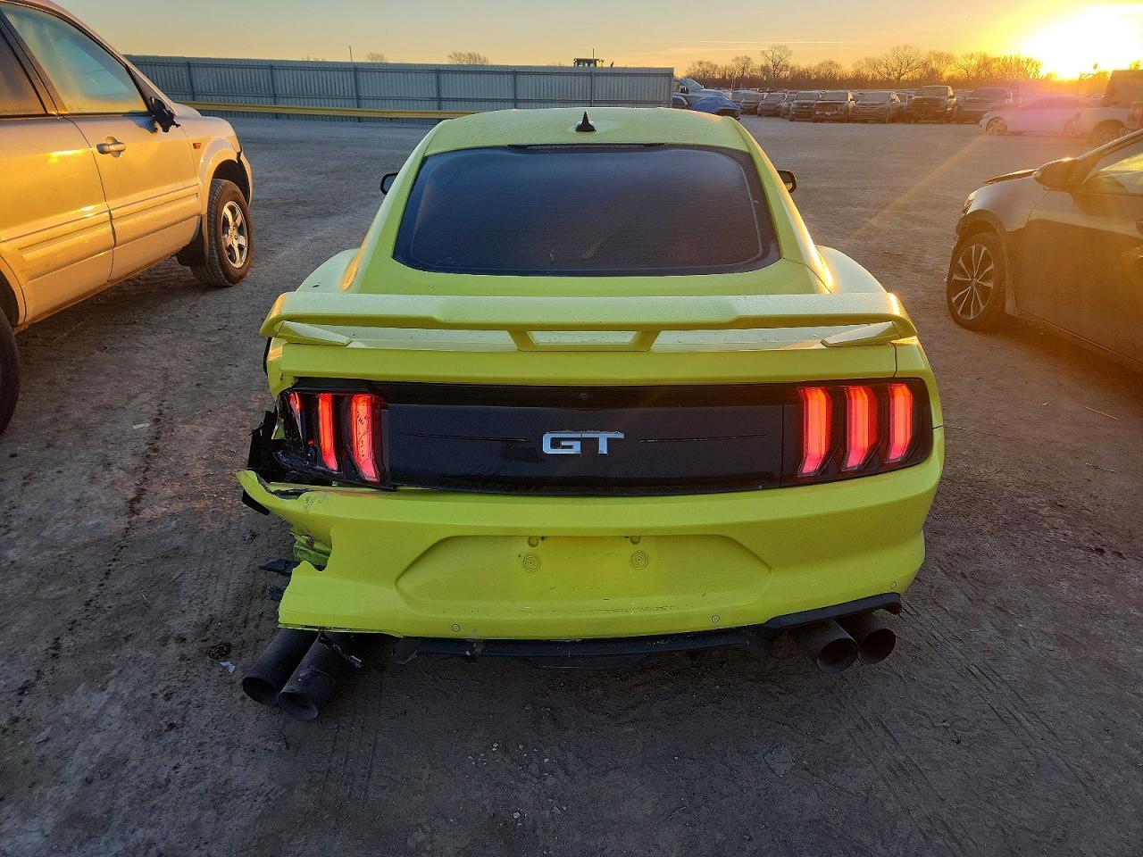 2021 Ford Mustang Gt - zdjęcie 6