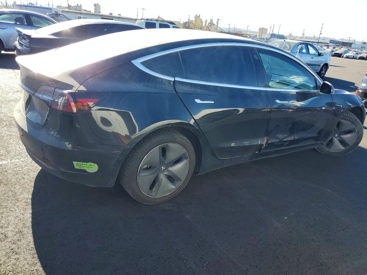 2018 Tesla Model 3 - zdjęcie 3