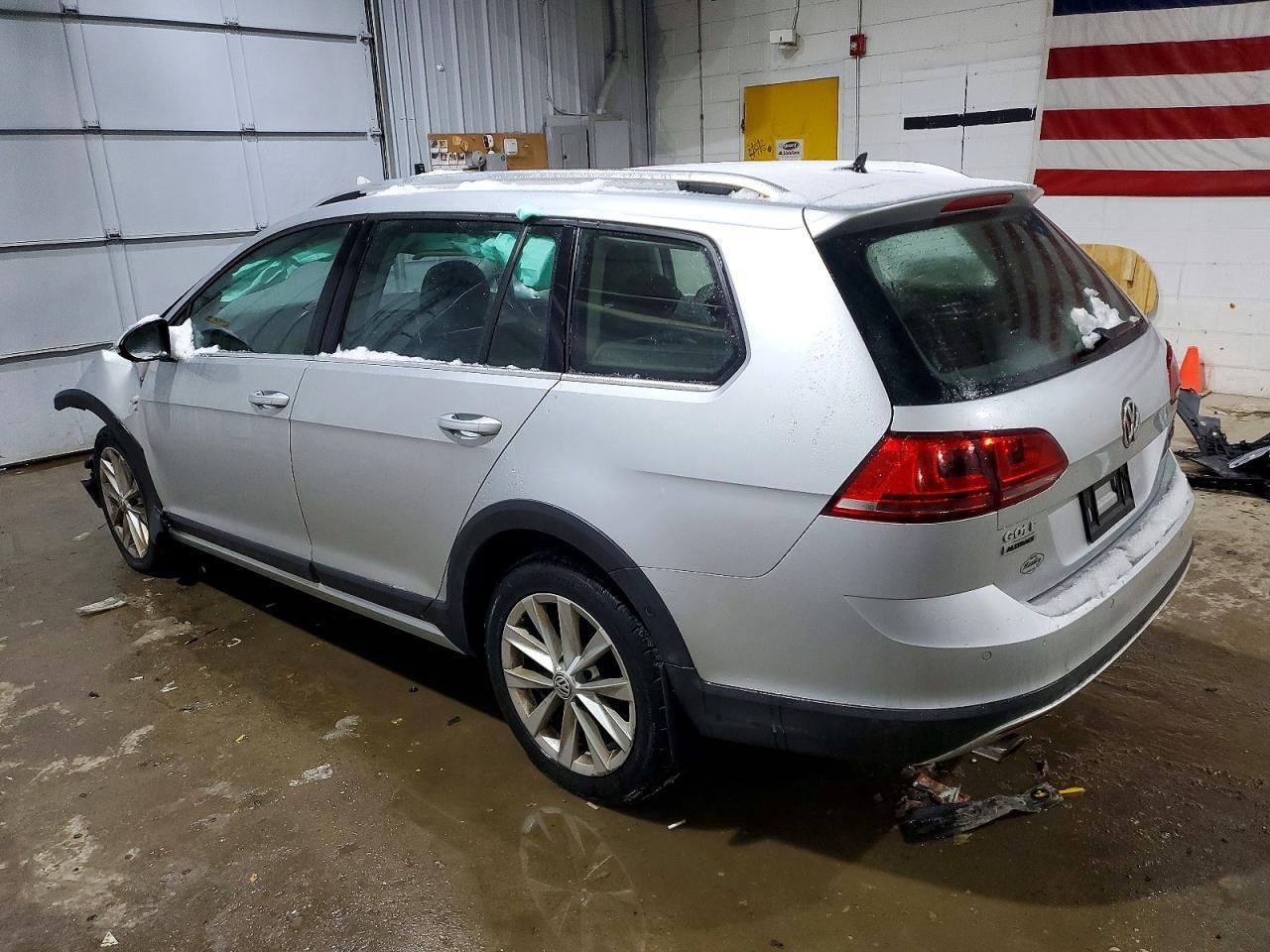 2017 Volkswagen Golf Alltrack S - zdjęcie 2