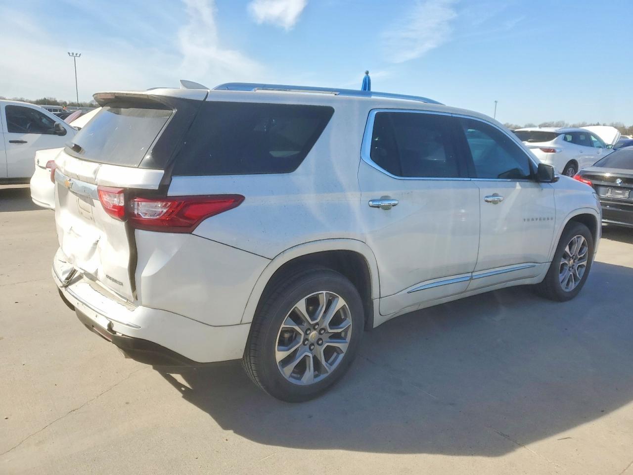 2020 Chevrolet Traverse Premier - zdjęcie 3