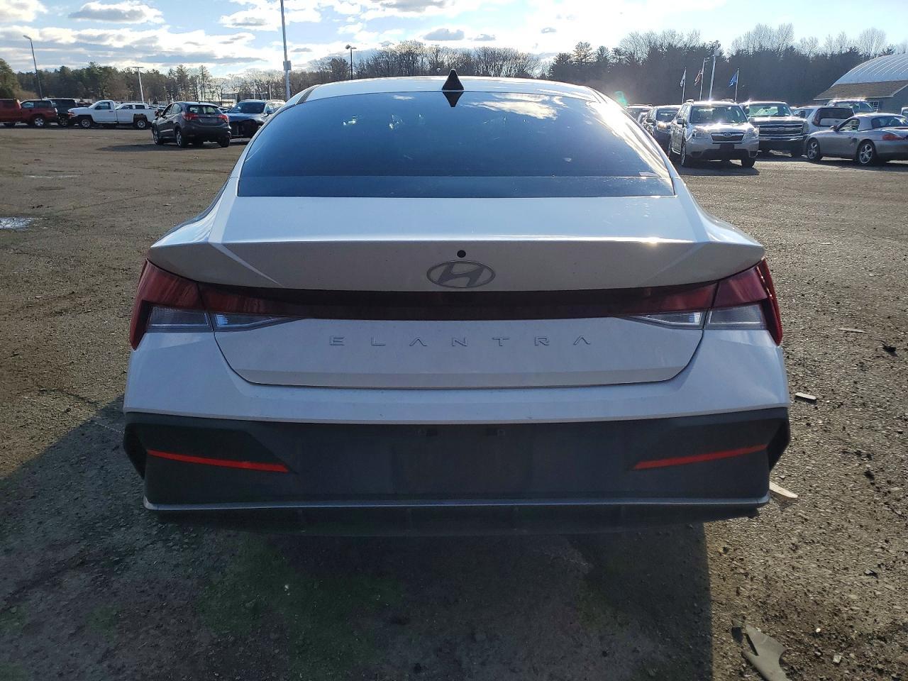 2024 Hyundai Elantra Sel - zdjęcie 6