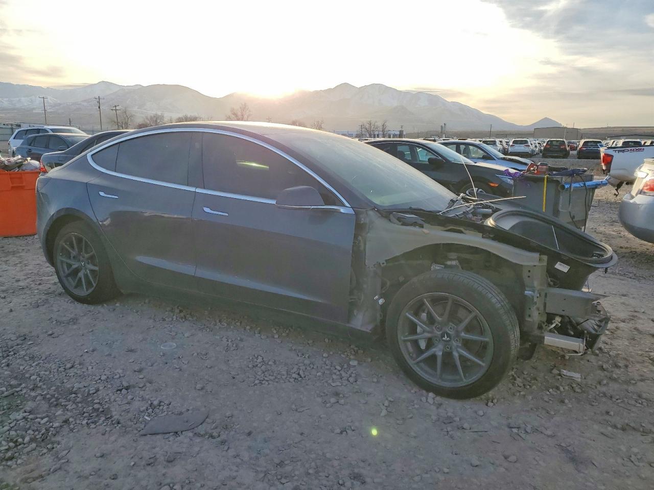 2019 Tesla Model 3 - zdjęcie 4