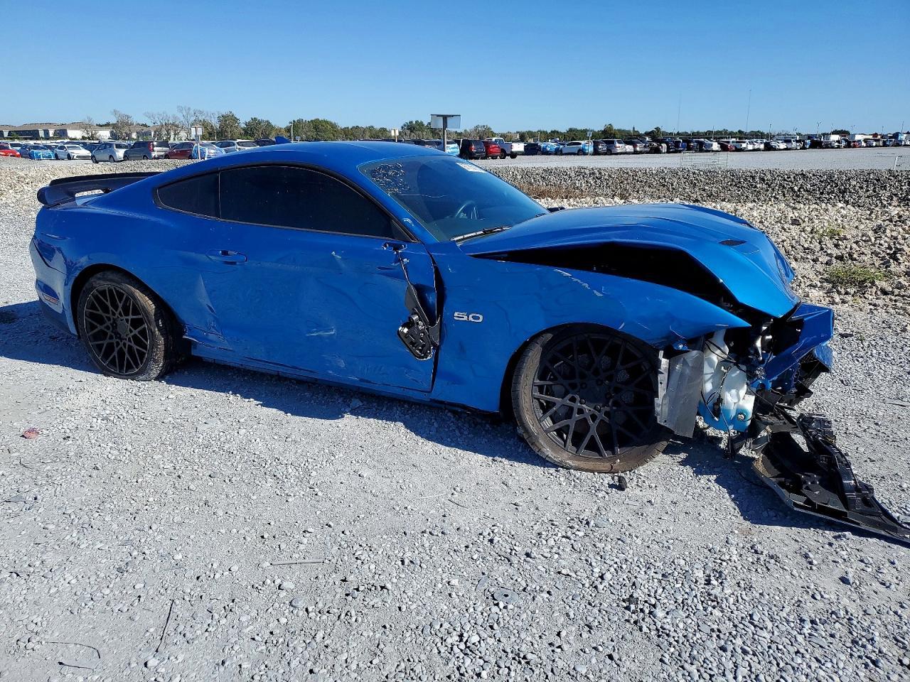 2021 Ford Mustang Gt - zdjęcie 4