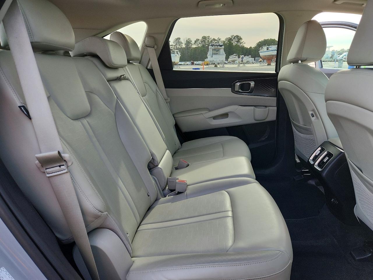 2025 Kia Sorento S - zdjęcie 11