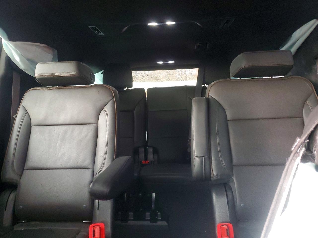 2023 Chevrolet Suburban K1500 High Country - zdjęcie 10