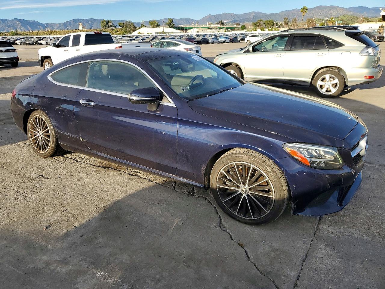 2019 Mercedes-Benz C 300 - zdjęcie 4