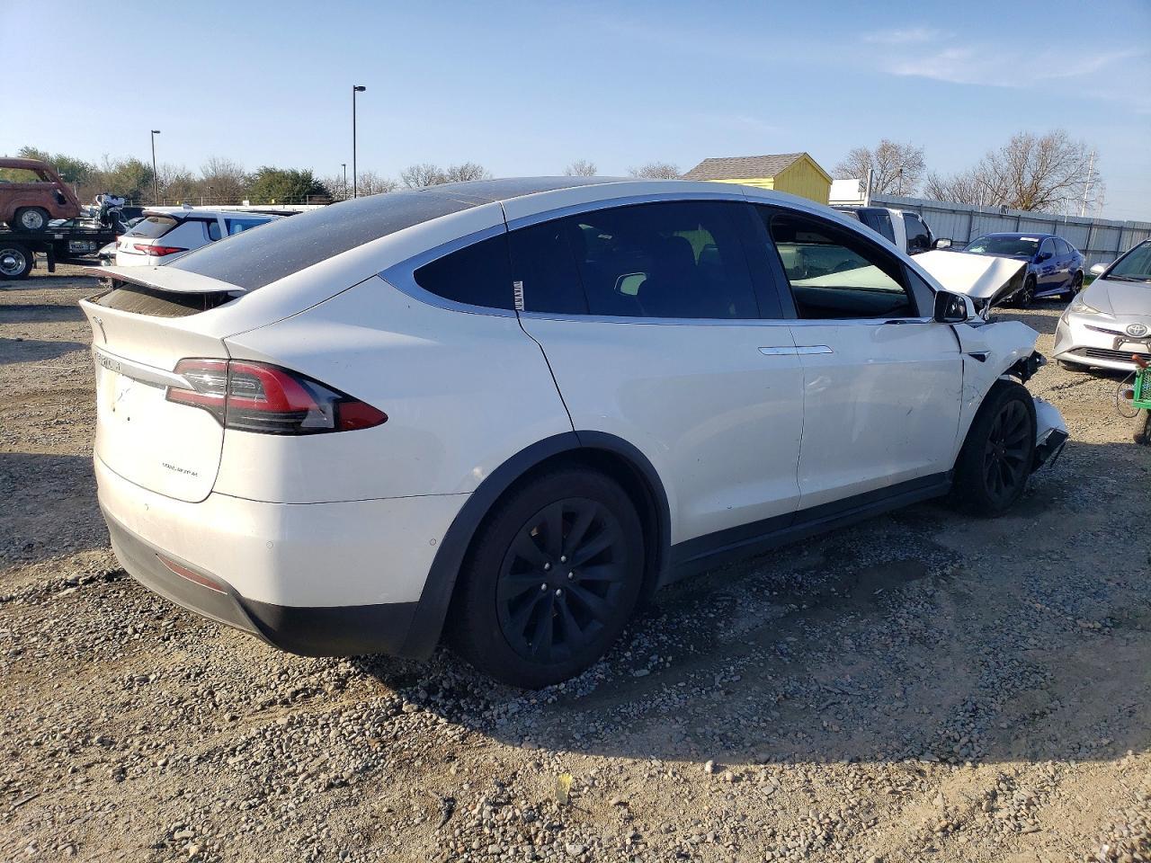 2021 Tesla Model X - zdjęcie 3