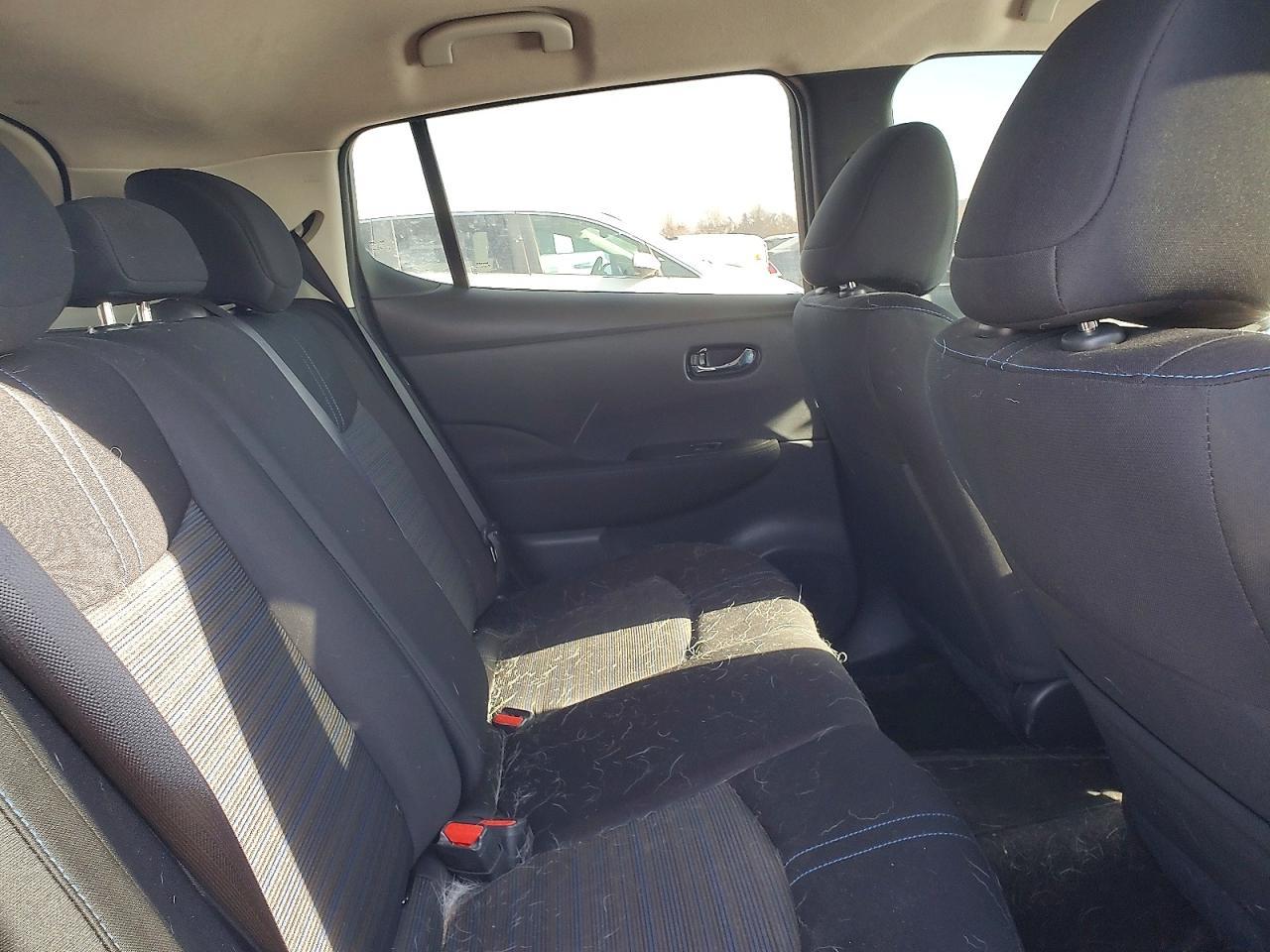 2022 Nissan Leaf S - zdjęcie 10