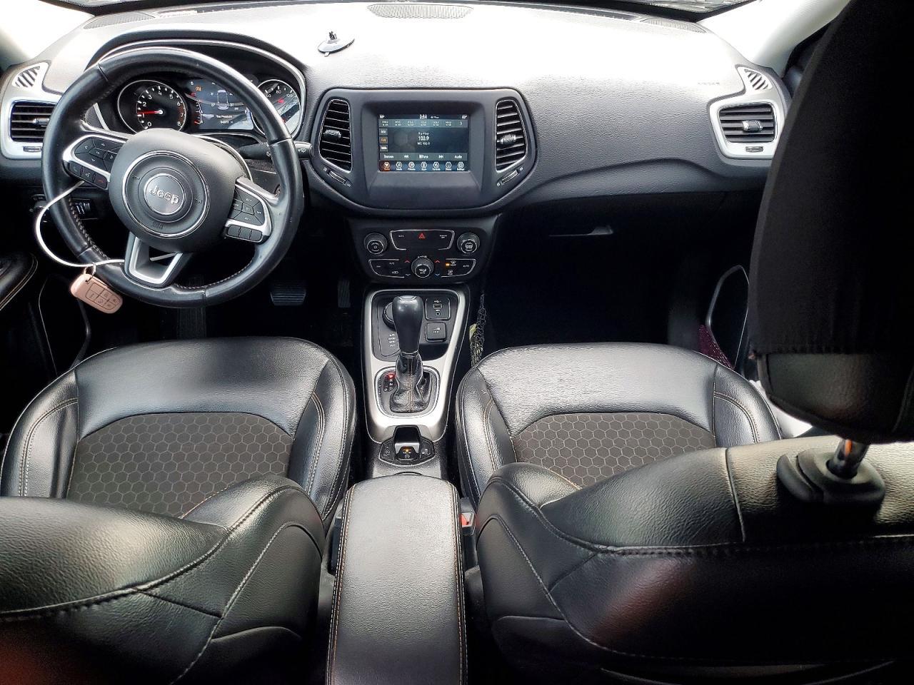 2021 Jeep Compass Latitude - zdjęcie 8