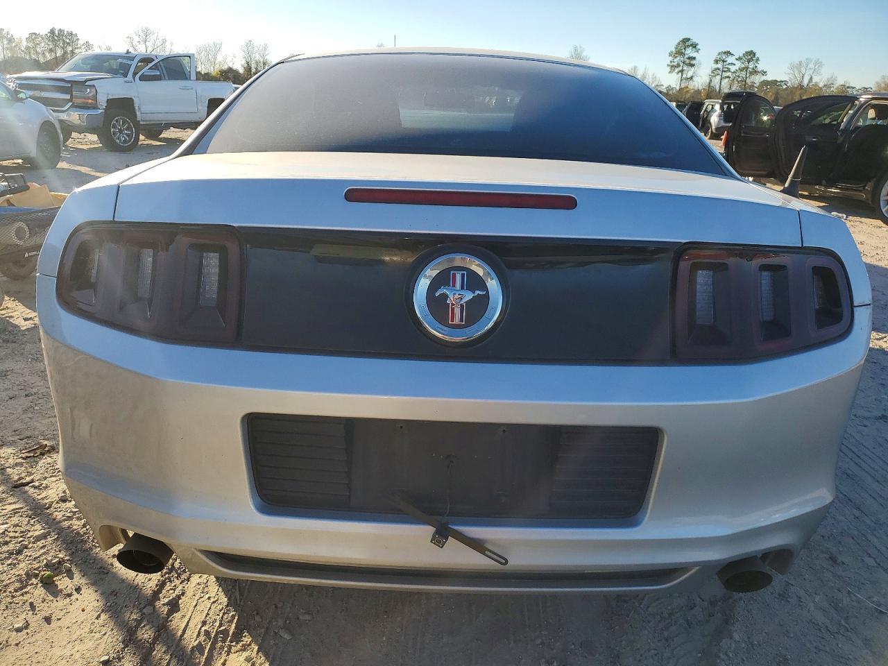 2014 Ford Mustang - zdjęcie 6