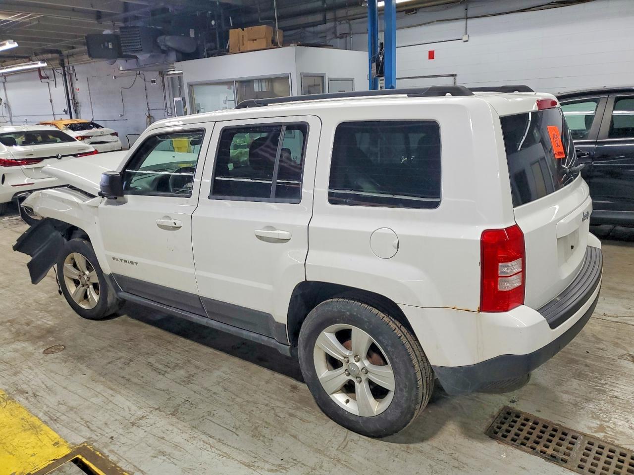 2014 Jeep Patriot Latitude - zdjęcie 2