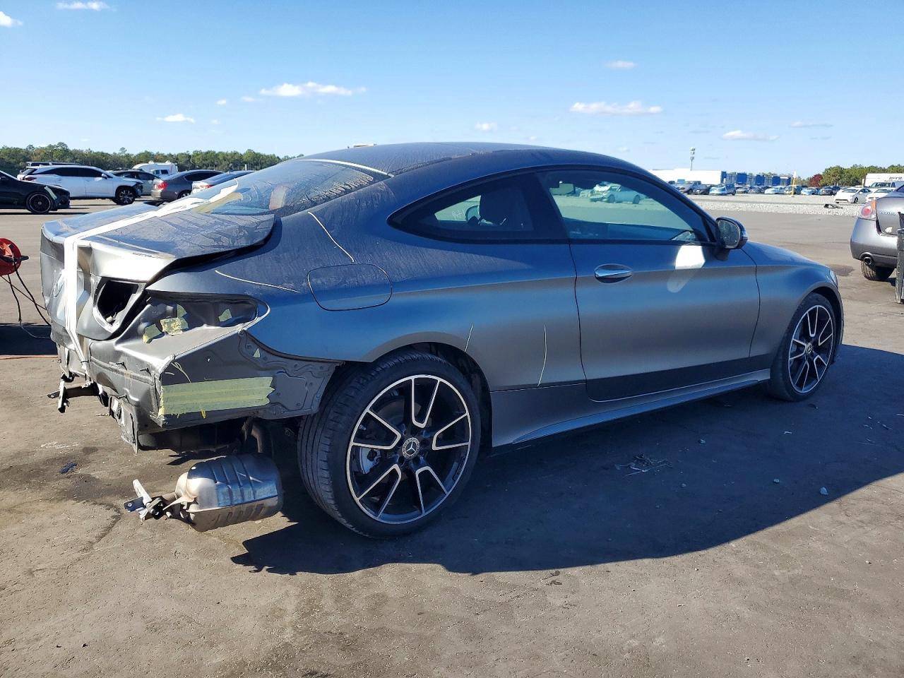 2022 Mercedes-Benz C 300 - zdjęcie 3