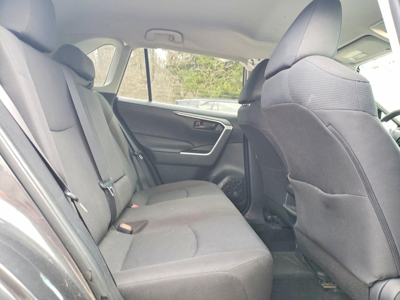 2020 Toyota Rav4 Le - zdjęcie 11