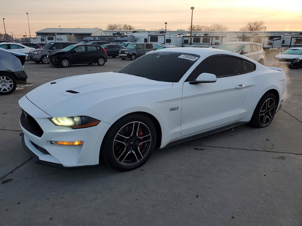 2021 Ford Mustang Gt - zdjęcie główne