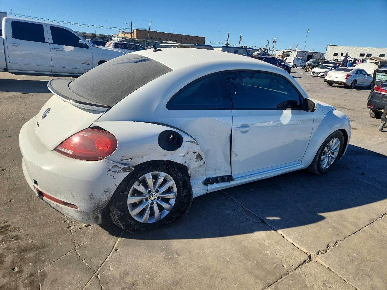 2019 Volkswagen Beetle S - zdjęcie 3