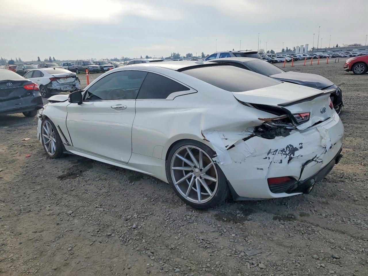 2017 Infiniti Q60 Premium - zdjęcie 2