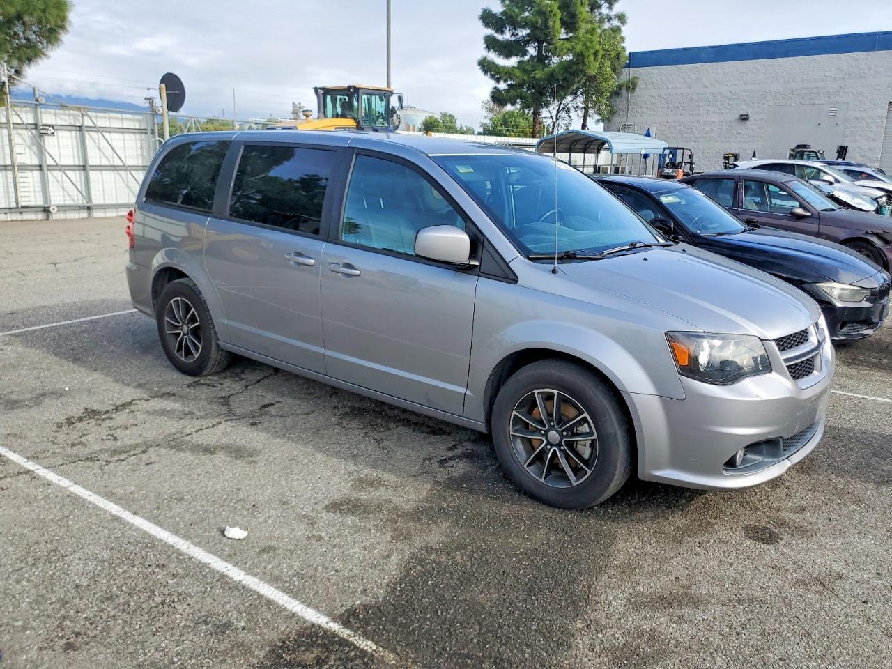 2019 Dodge Grand Caravan Gt - zdjęcie 4