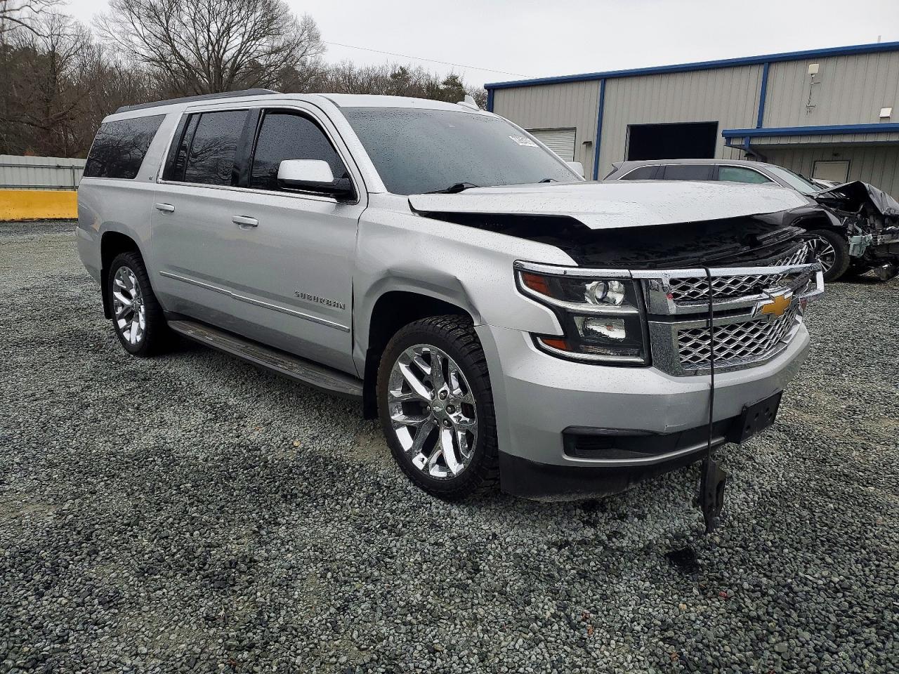 2015 Chevrolet Suburban C1500 Lt - zdjęcie 4