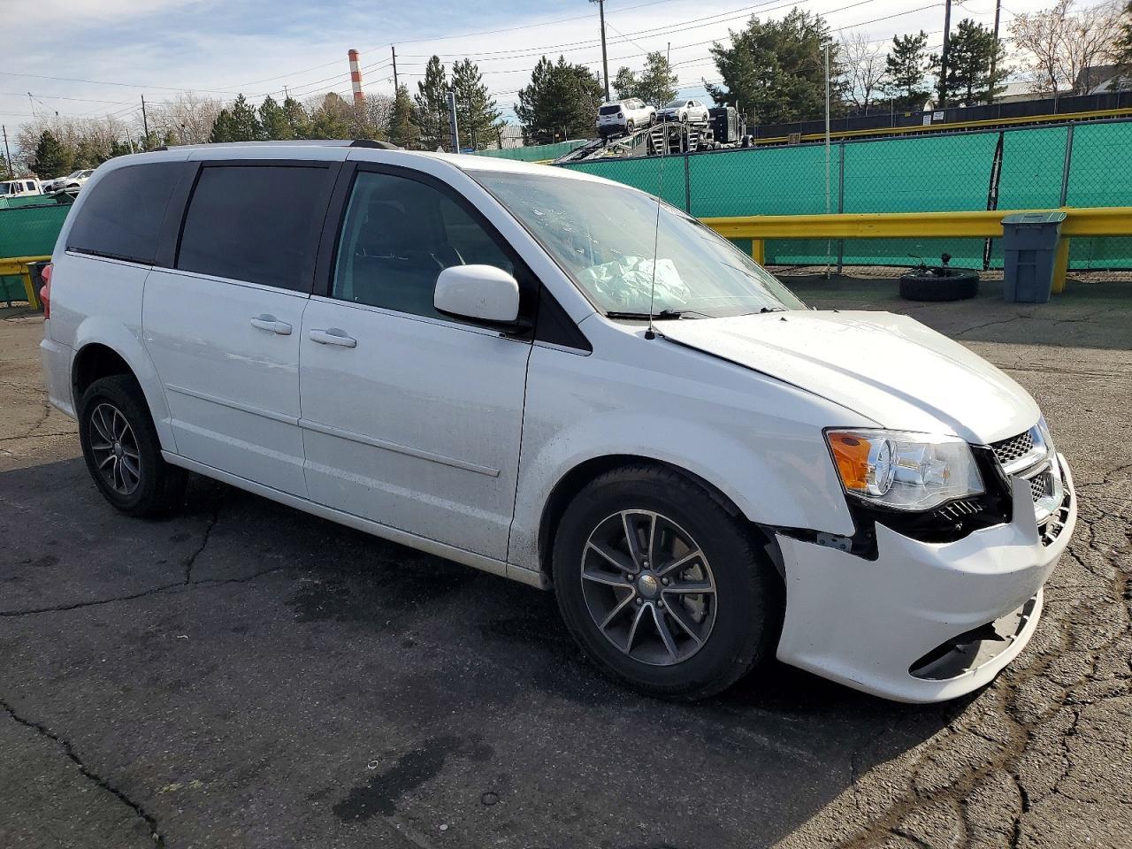 2017 Dodge Grand Caravan Sxt - zdjęcie 4