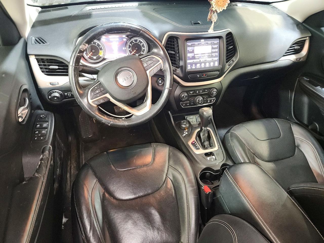 2015 Jeep Cheeroke - zdjęcie 8