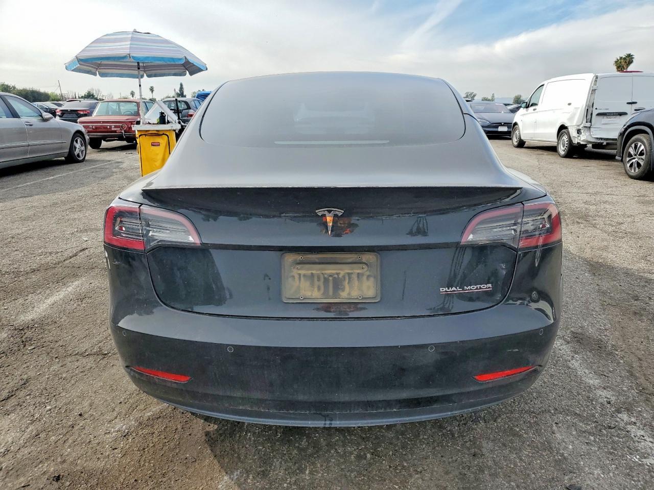 2022 Tesla Model 3 - zdjęcie 6