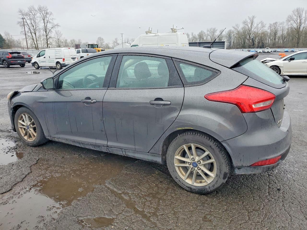 2017 Ford Focus Se - zdjęcie 2