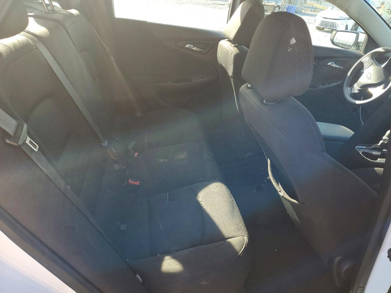 2024 Chevrolet Malibu Ls - zdjęcie 10