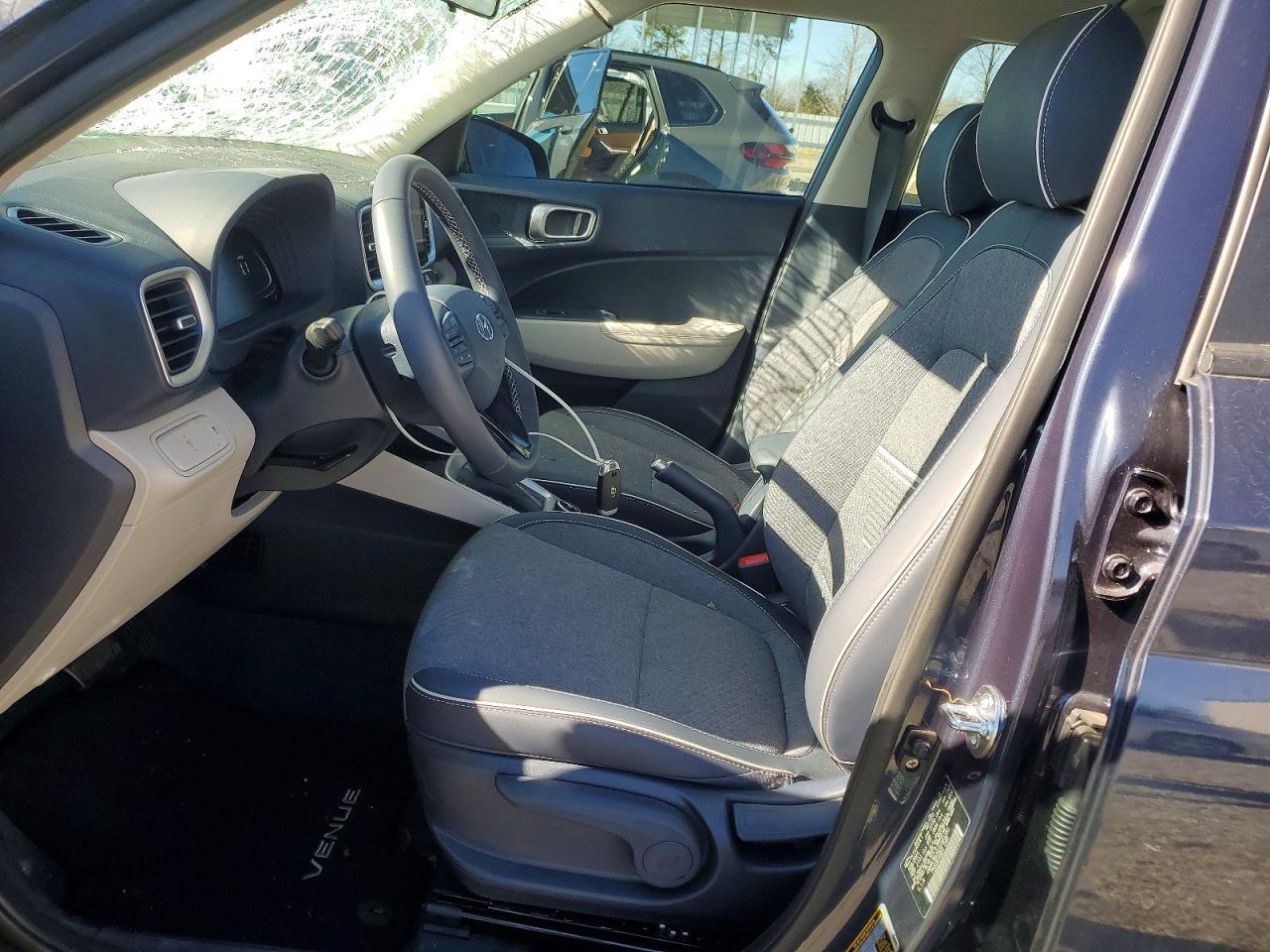 2025 Hyundai Venue Sel - zdjęcie 7