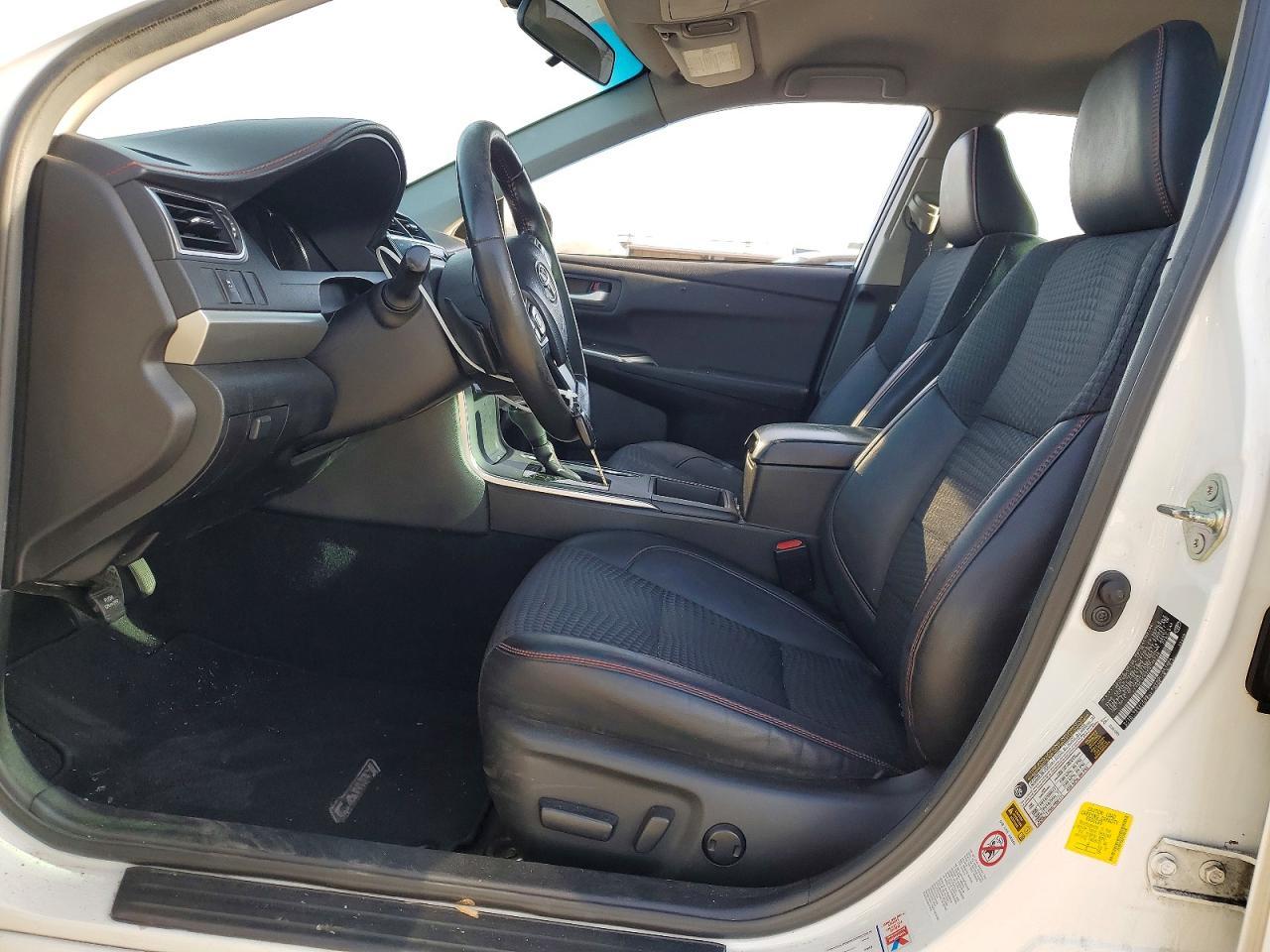 2015 Toyota Camry Le - zdjęcie 7