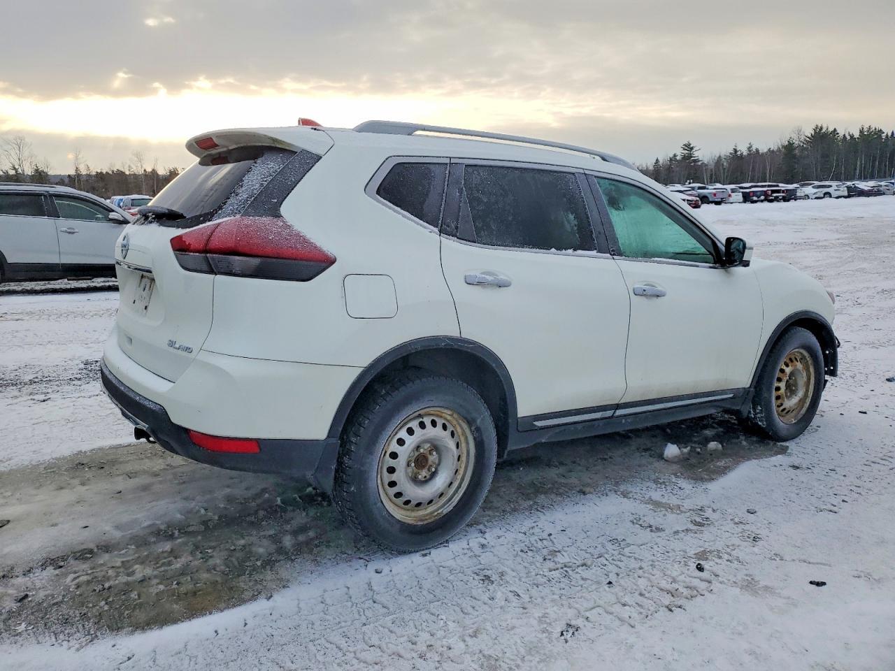 2018 Nissan Rogue S - zdjęcie 3
