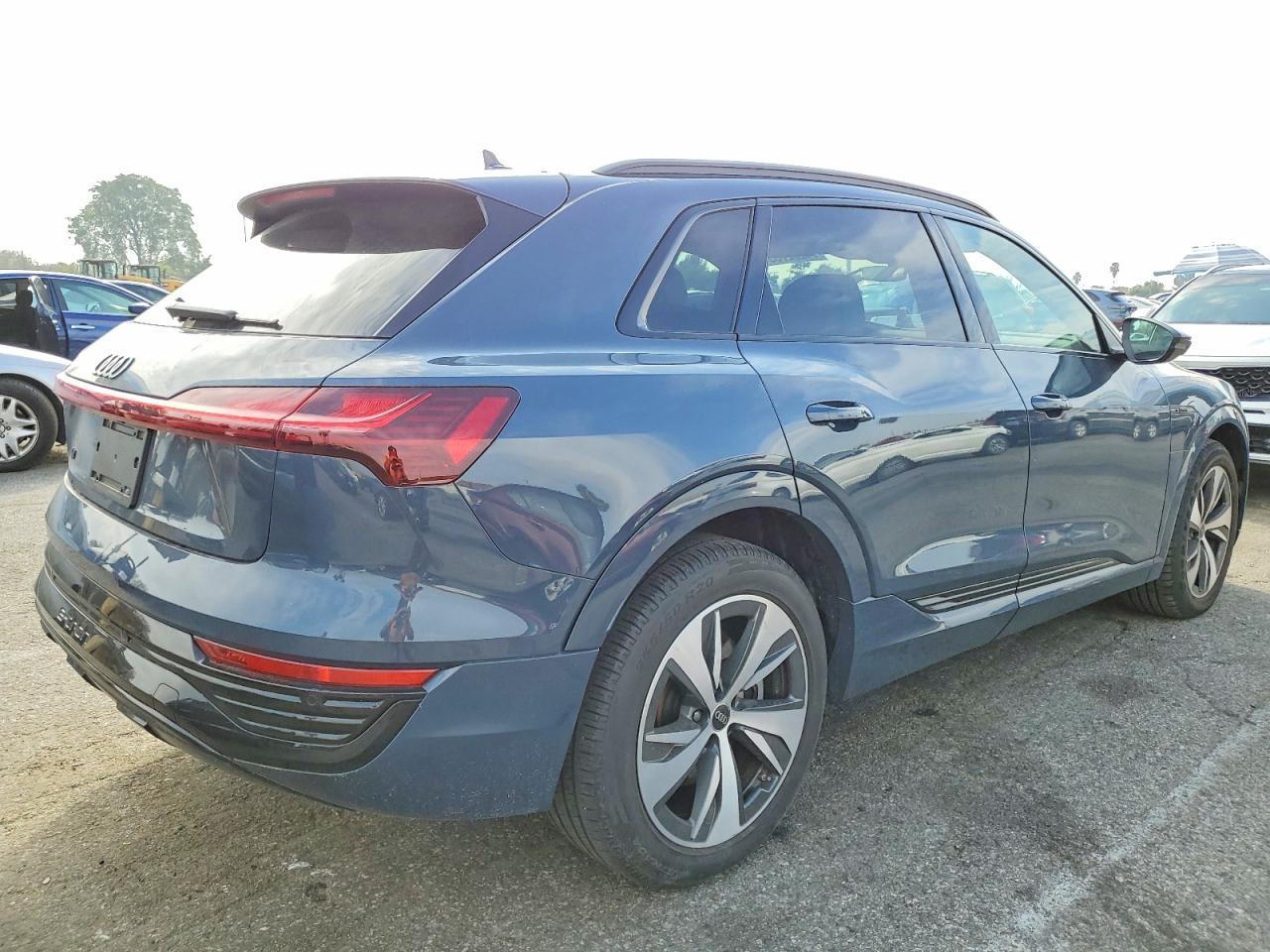 2024 Audi Q8 E-Tron Premium - zdjęcie 3