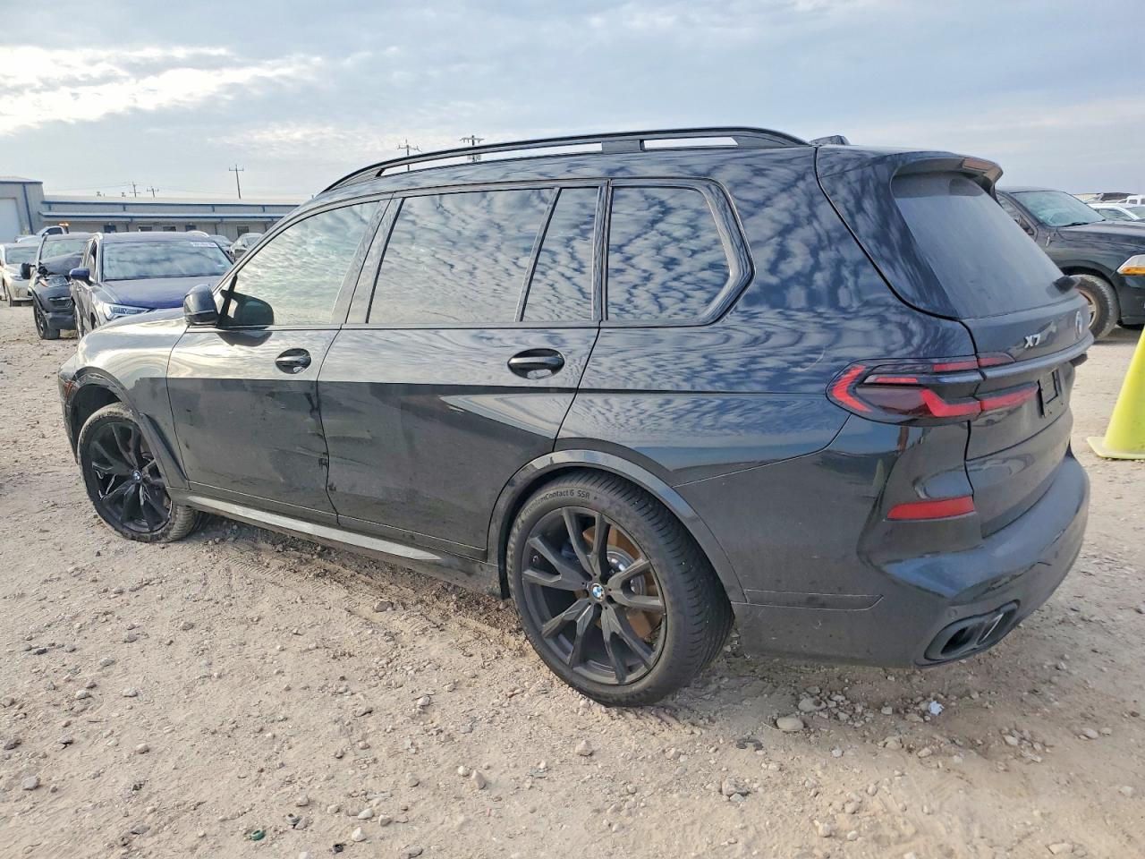 2026 BMW X7 M60I - zdjęcie 2