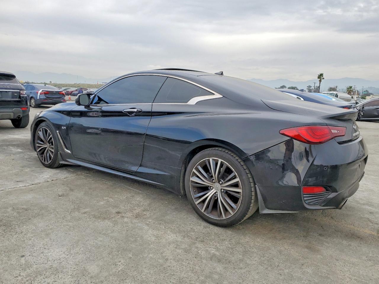 2018 Infiniti Q60 Luxe 300 - zdjęcie 2